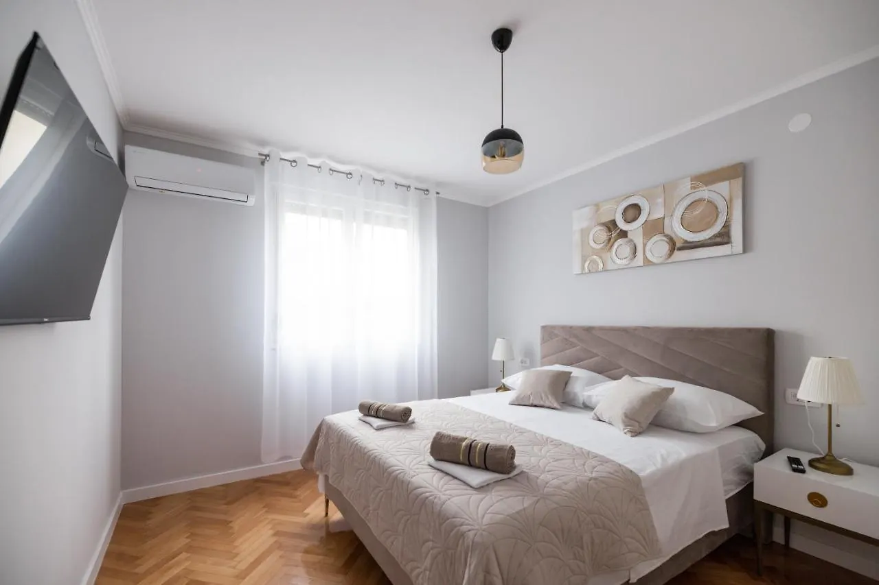 Bridge Comfort Apartment Zadar 0*,
